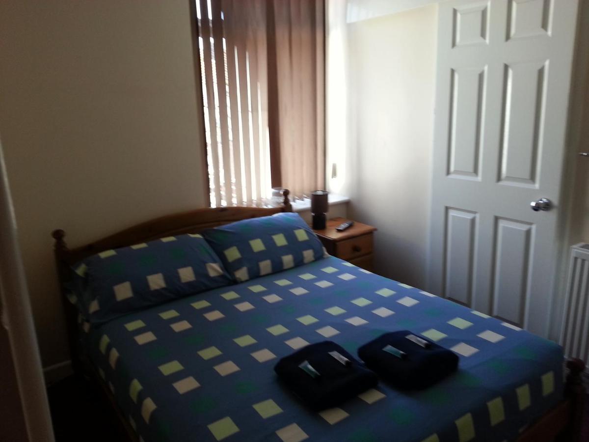 Charlotte Guest House Weymouth Habitación foto